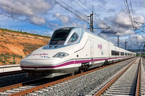 Tren barato Renfe AVE y Avlo Sevilla